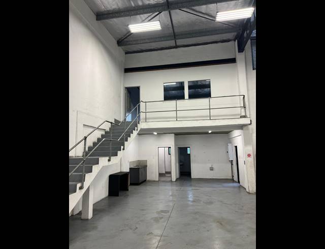 Business property to rent in CORNUBIA